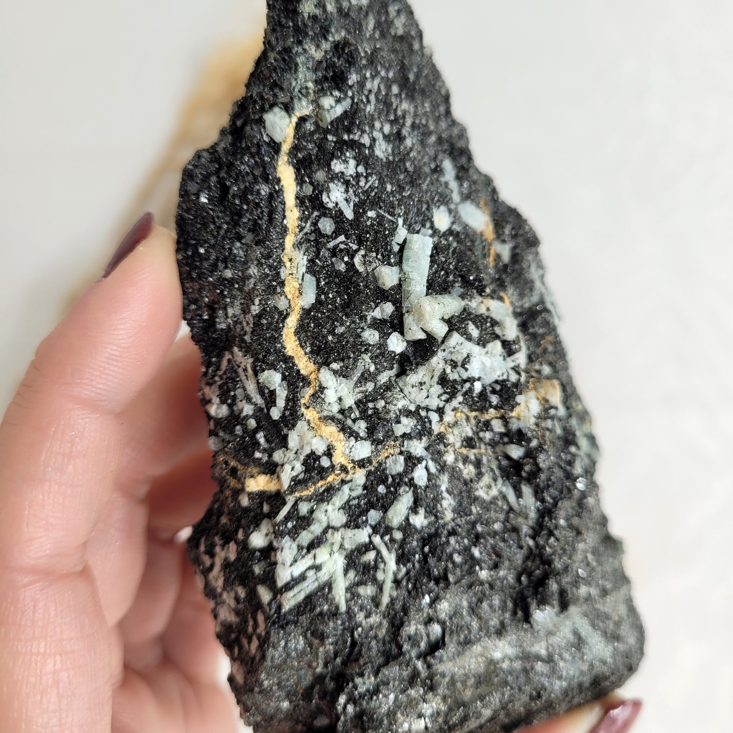 Beryll Kristalle auf Glimmerschiefer alpine Mineralien