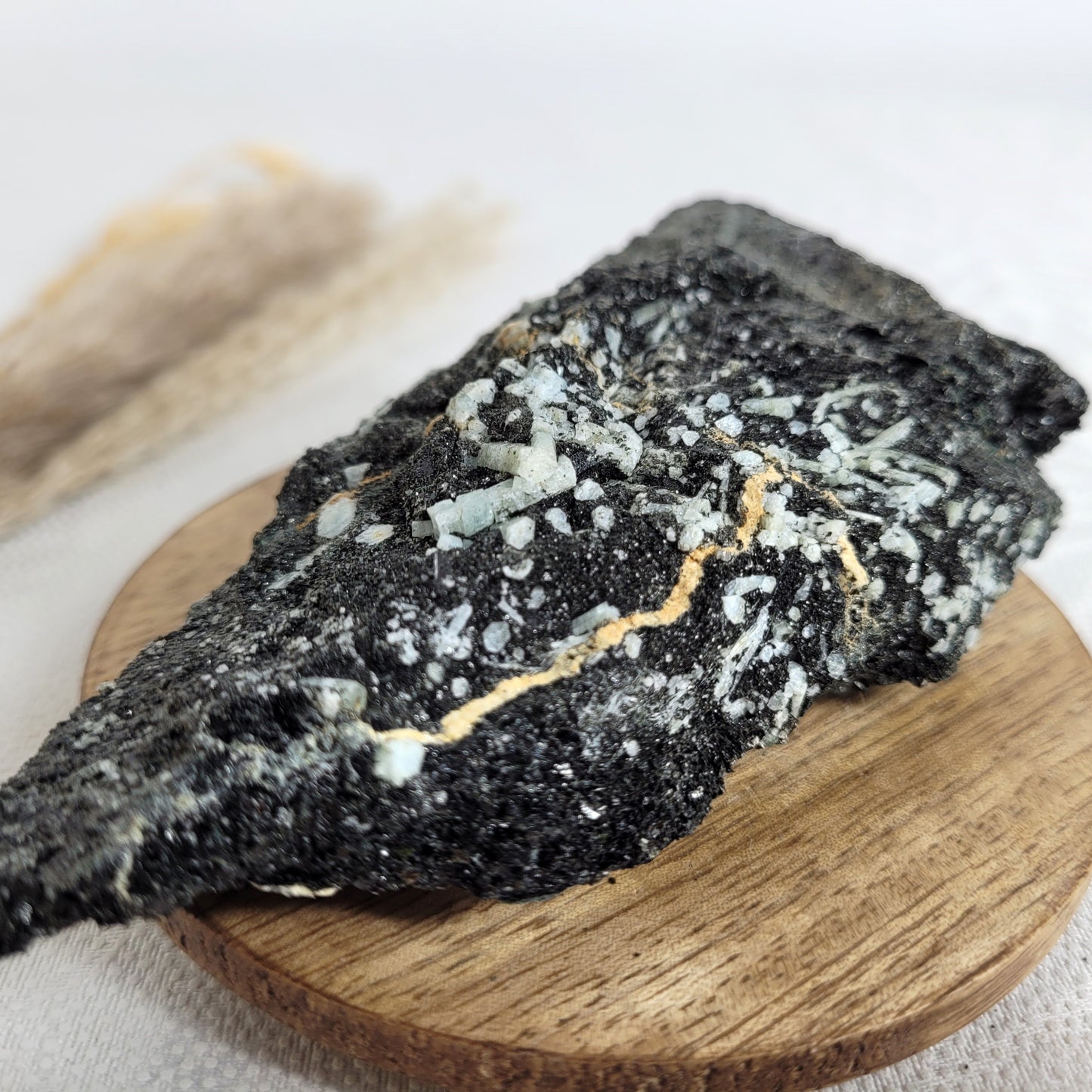 Beryll Kristalle auf Glimmerschiefer alpine Mineralien