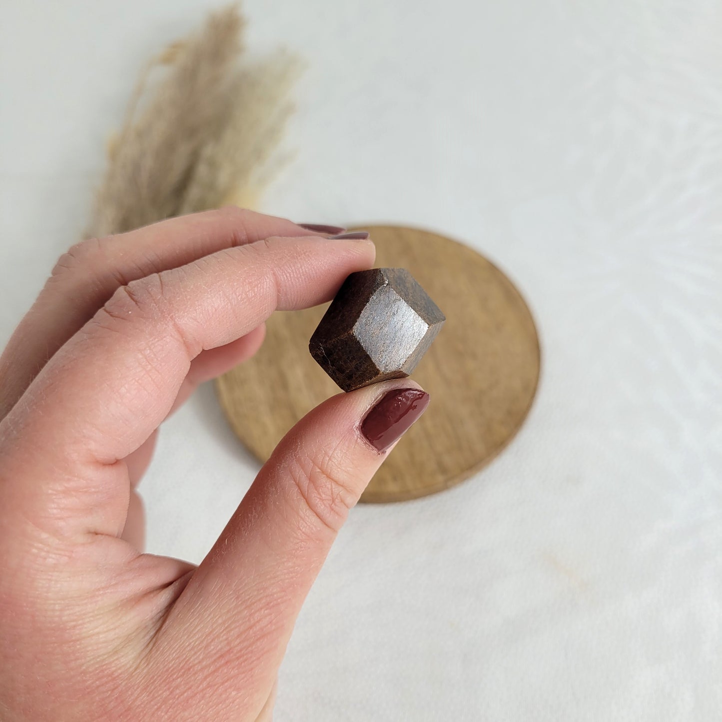 Granat Almandin Kristall Naturform Würfelkristall 2,3x2cm