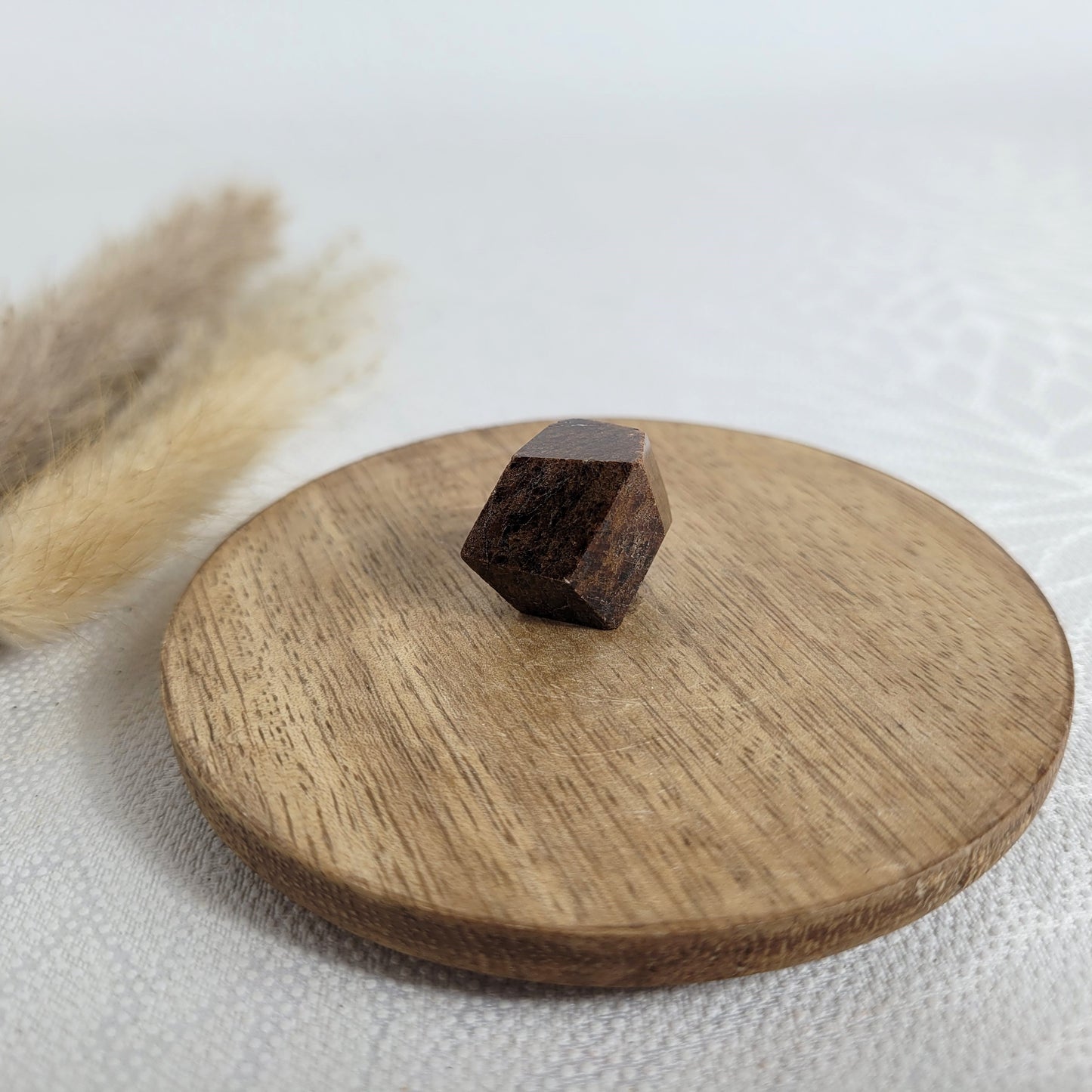 Granat Almandin Kristall Naturform Würfelkristall 2,3x2cm