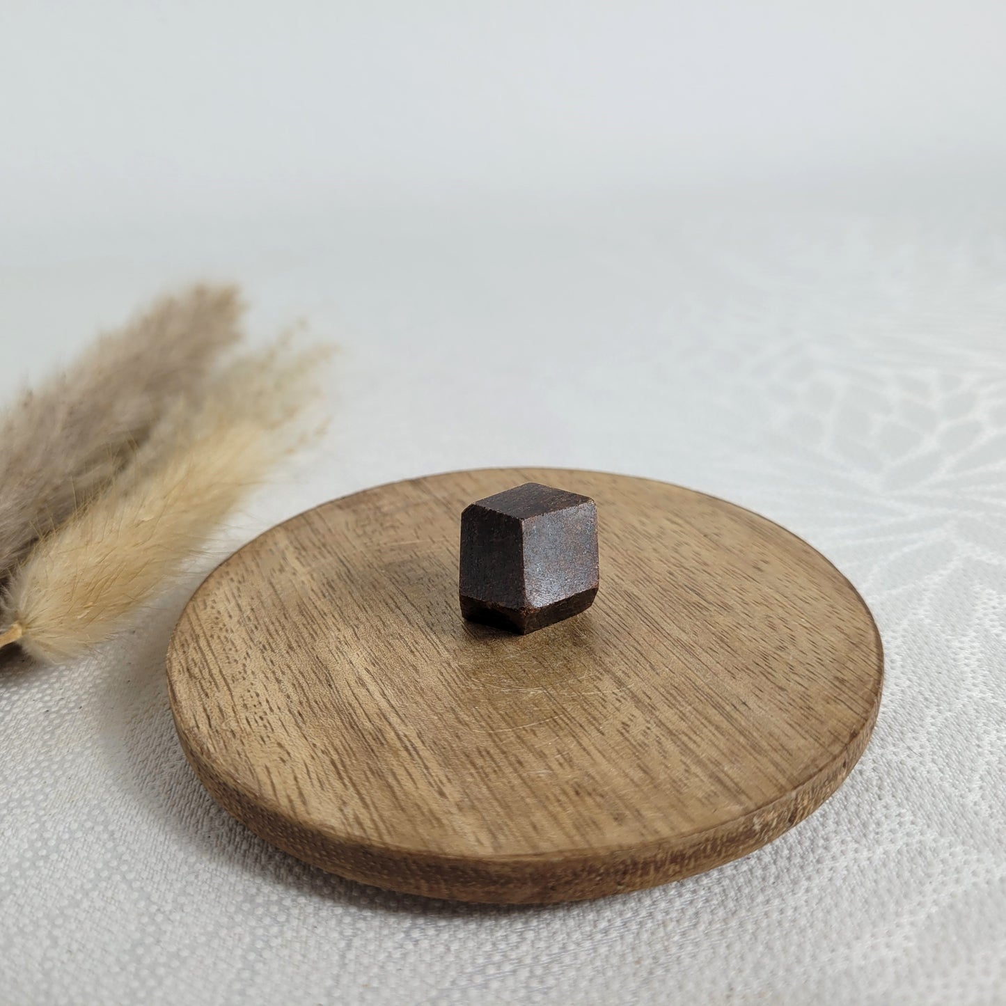 Granat Almandin Kristall Naturform Würfelkristall 2,1x2cm