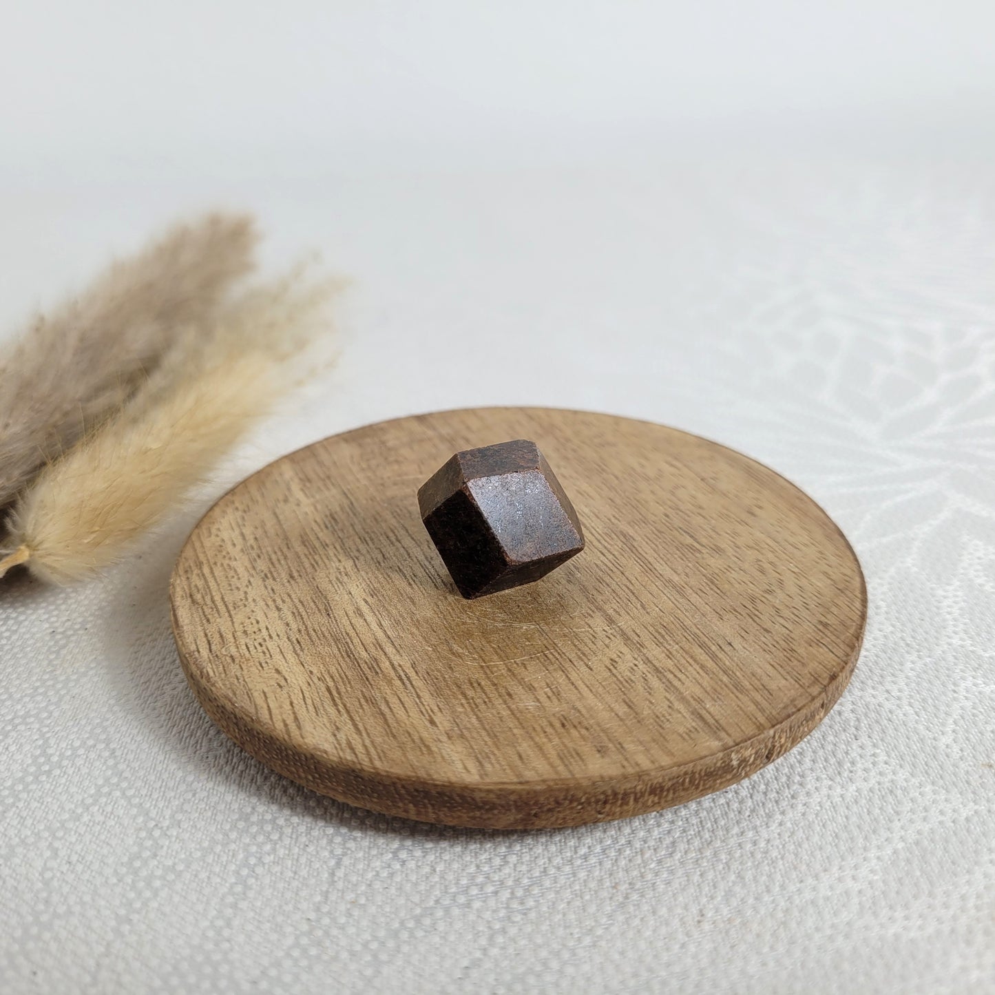 Granat Almandin Kristall Naturform Würfelkristall 2,1x2cm
