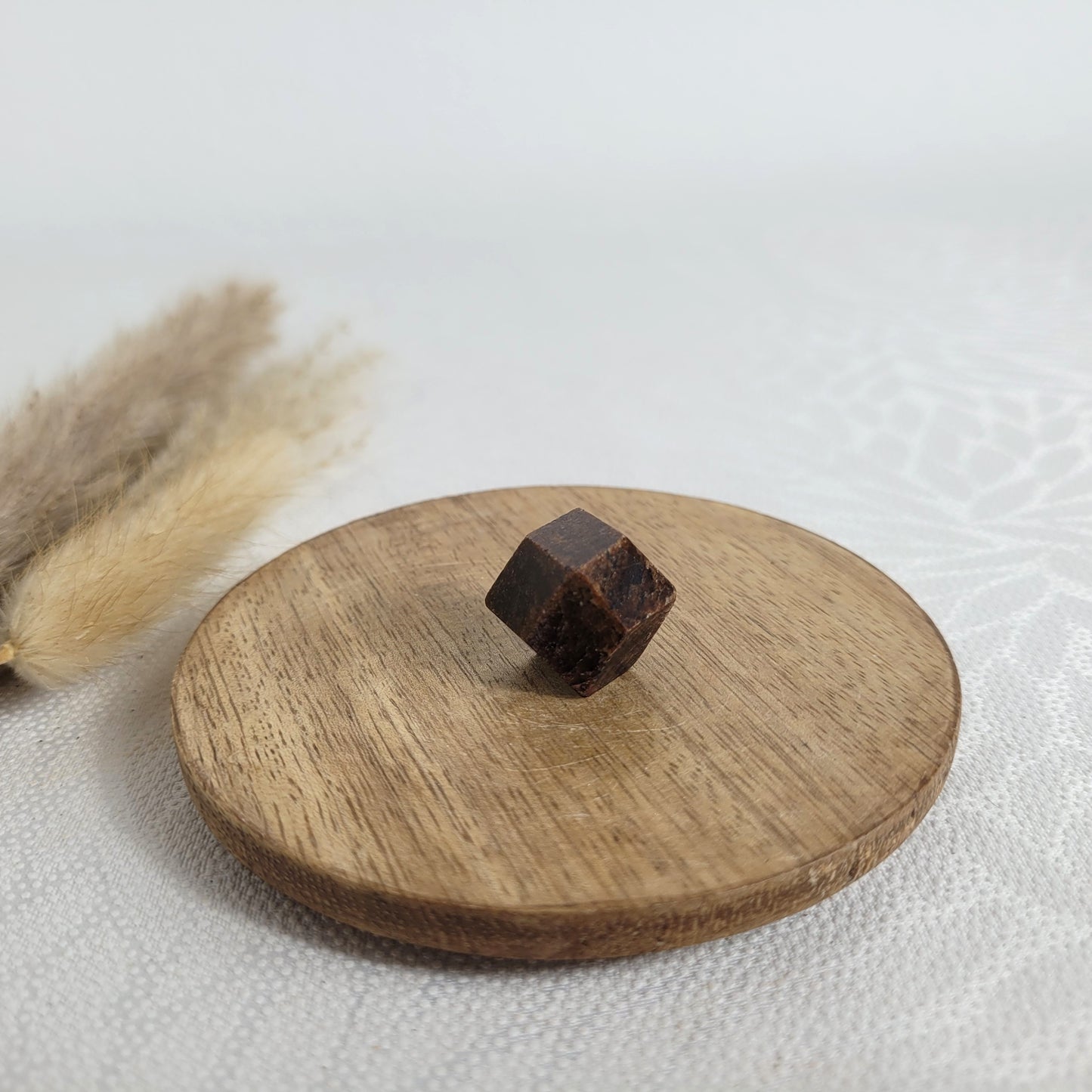 Granat Almandin Kristall Naturform Würfelkristall 2,1x2cm