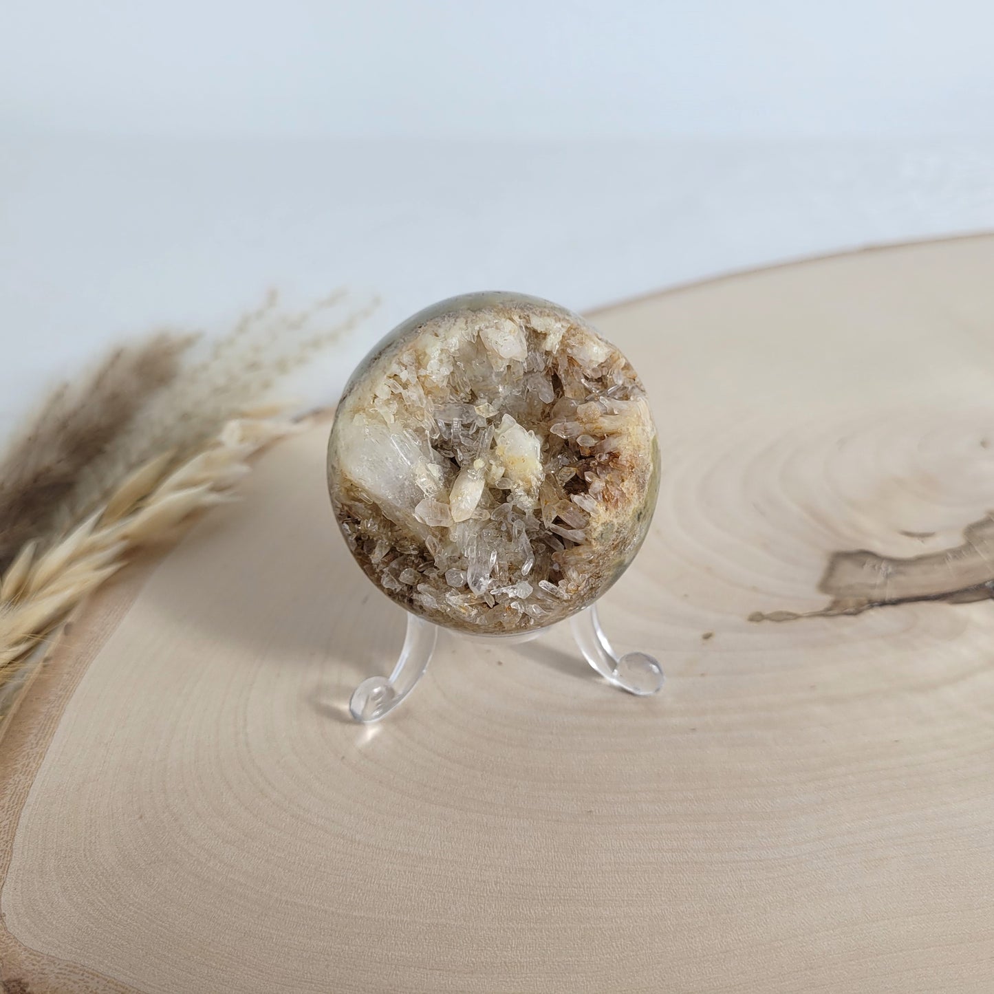 Bergkristall Kugel mit Kristalldruse