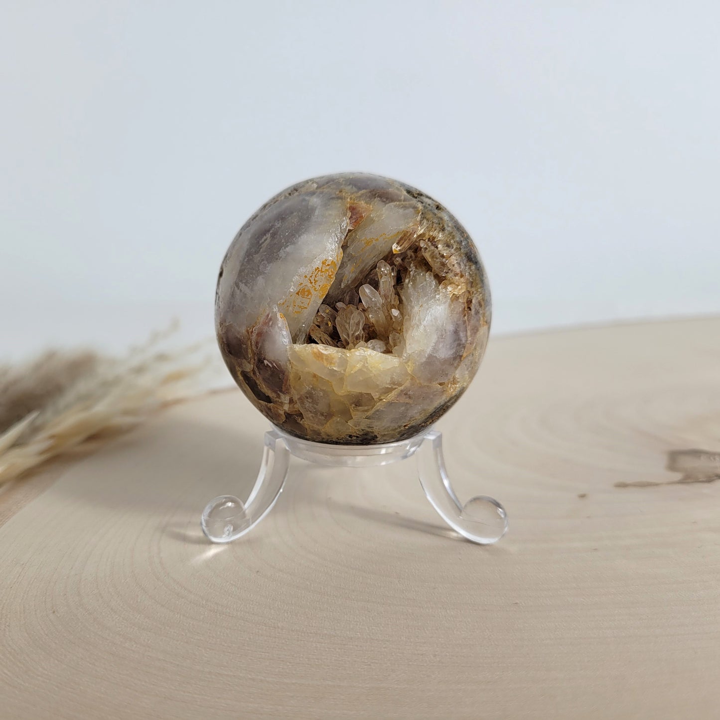 Bergkristall Kugel mit Kristalldruse