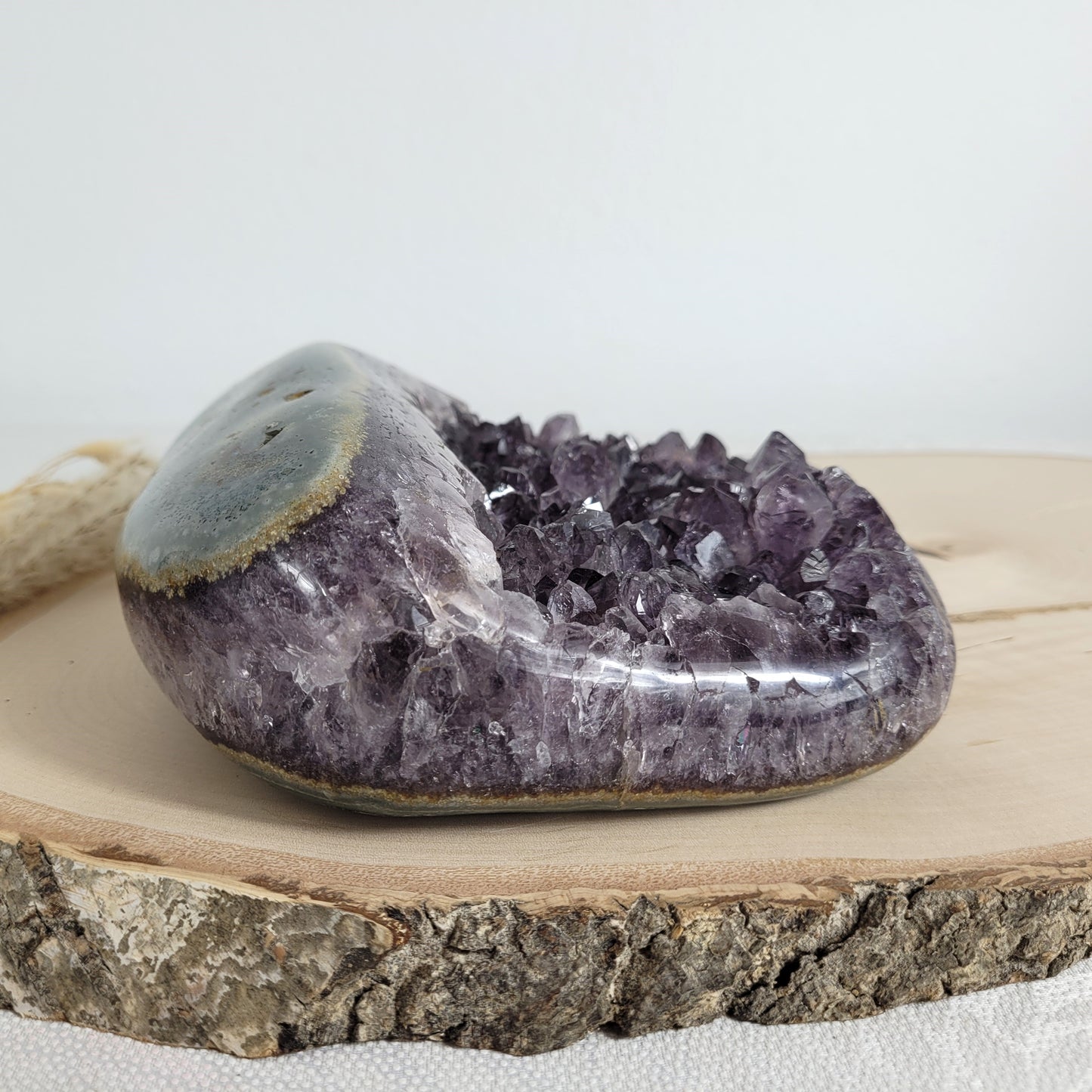 Amethyst Kristalldruse mit Goethit und Achat 15,4x14,7cm, 1779g