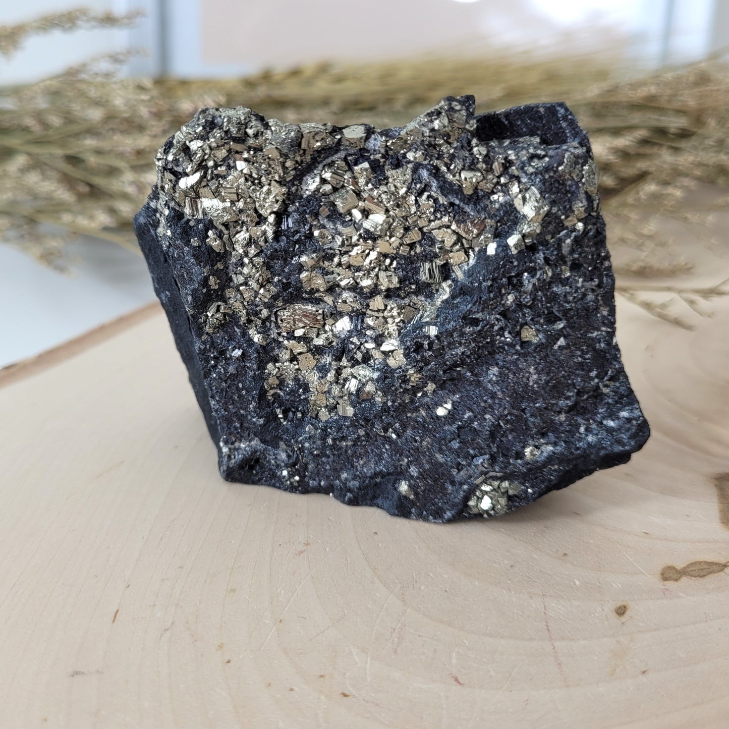 Schungit mit Pyrit Rohstein Freiform 6 x 7 cm