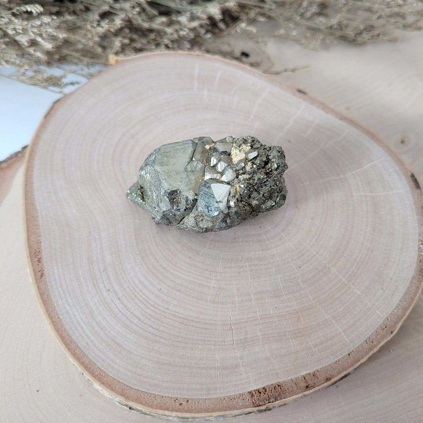 Pyrit Kristallstufe 5,6 x 2,9 cm