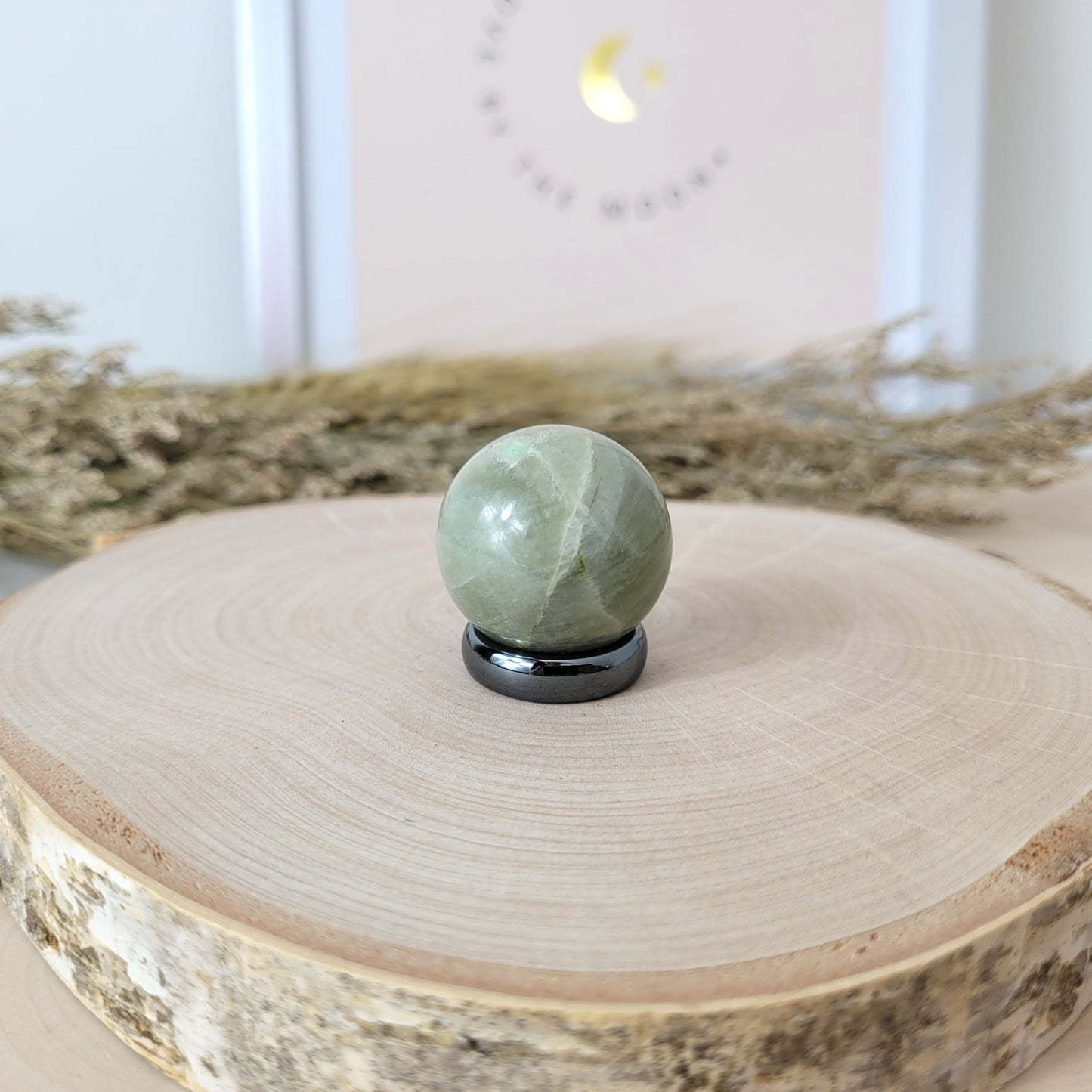 Grüner Mondstein Kugel 2,6cm Durchmesser