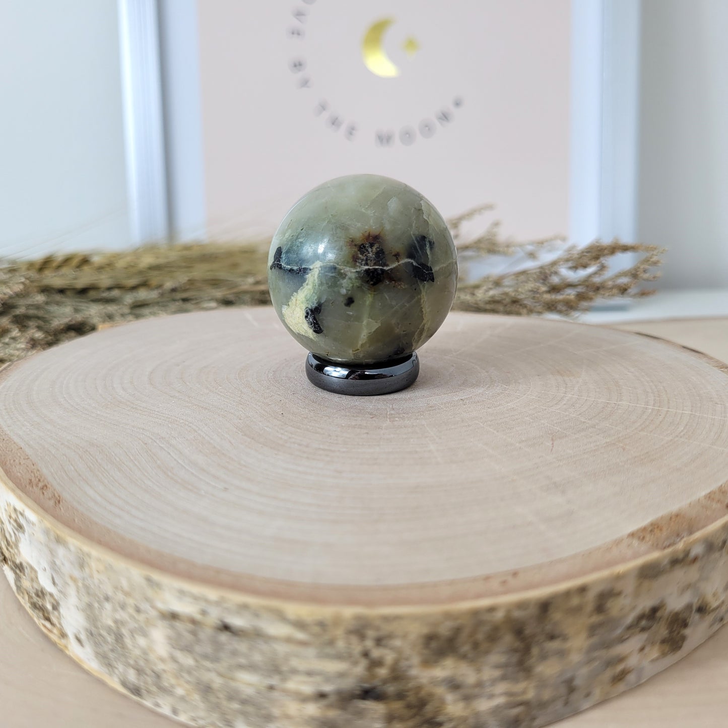 Grüner Mondstein Kugel 3,6cm Durchmesser