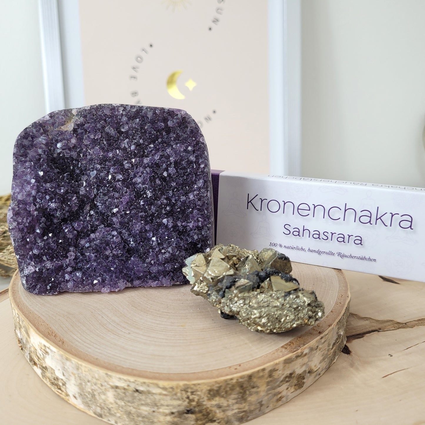 Angebot des Tages 22.02.2026 Set bestehend aus: Amethyst Kristalldruse, Pyrit mit Hämatit Kristallstufe, Räucherstäbchen Kronenchakra
