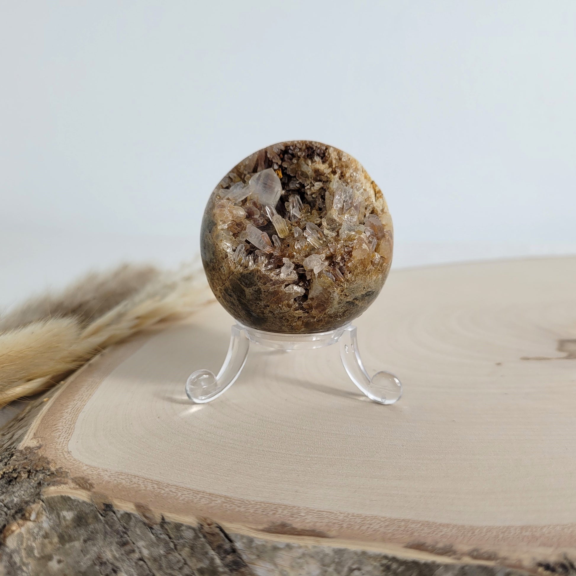 Bergkristall Kugel mit Kristalldruse