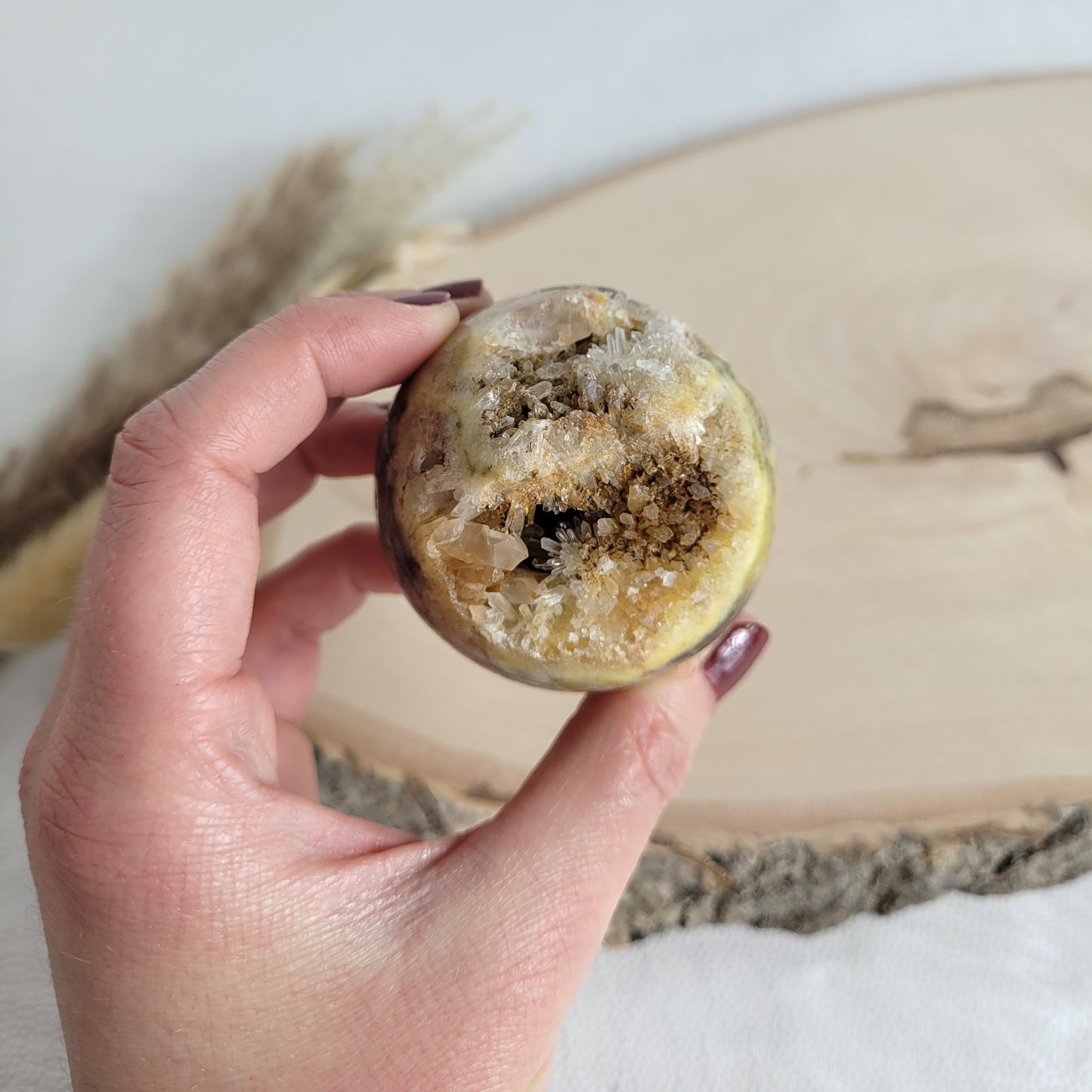Bergkristall Kugel mit Kristalldruse