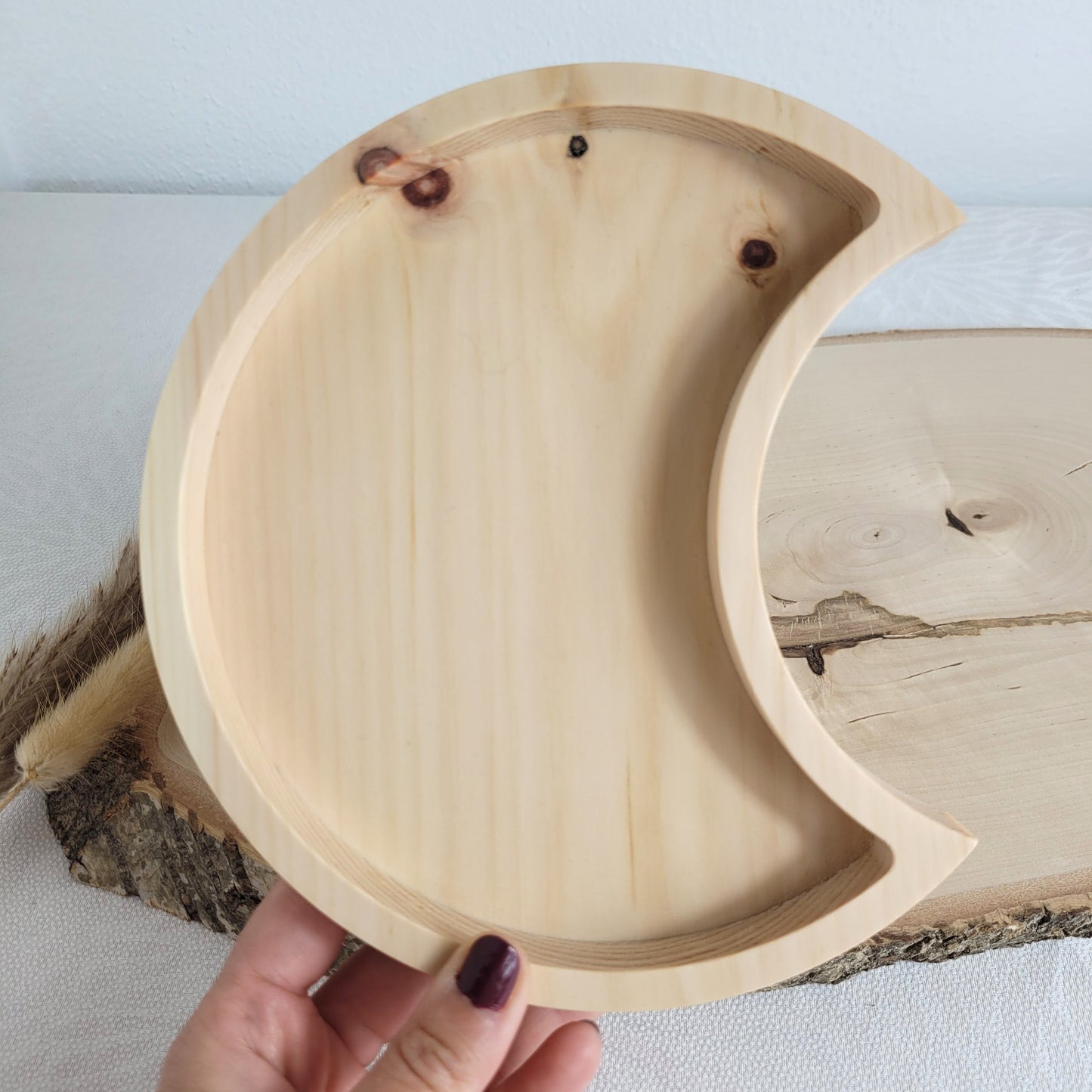 Duftende Zirbenholz Schale Halbmond 18x11cm. Holzdekoration mit Liebe gefertigt aus heimischen Hölzern