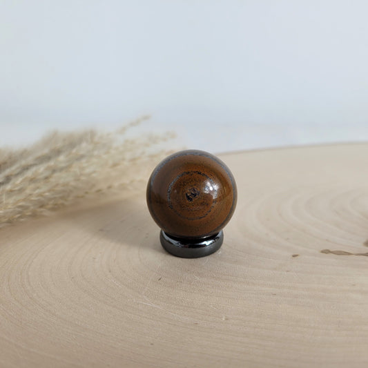 Tigereisen Kugel 3cm Durchmesser inklusive Hämatit Ring zum Aufstellen