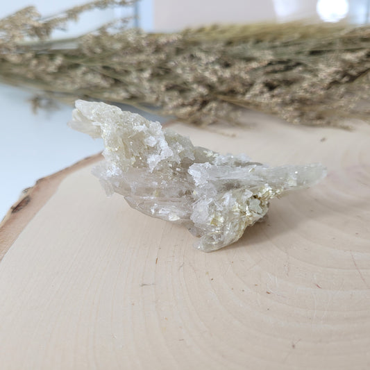 Bergkristallstufe mit Muskovit 7,4 x 3,8 cm
