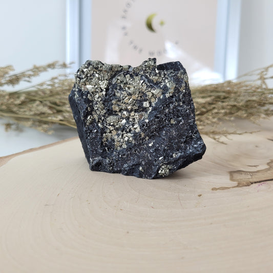 Schungit mit Pyrit Rohstein Freiform 6 x 7 cm