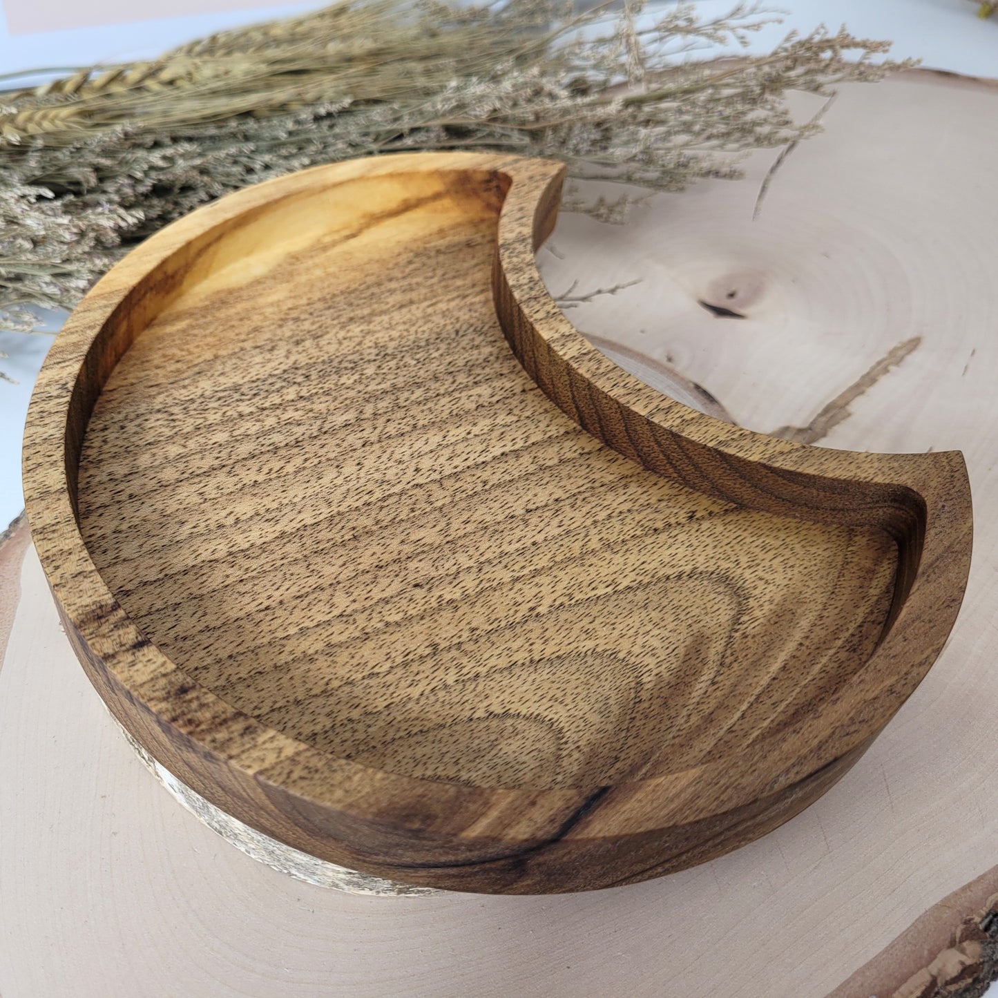 Nussholz Schale Mond 18 x 11,5 cm