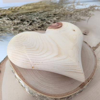 Zirbenholz Herz bauchig, Handschmeichler groß, 13 x 12 cm