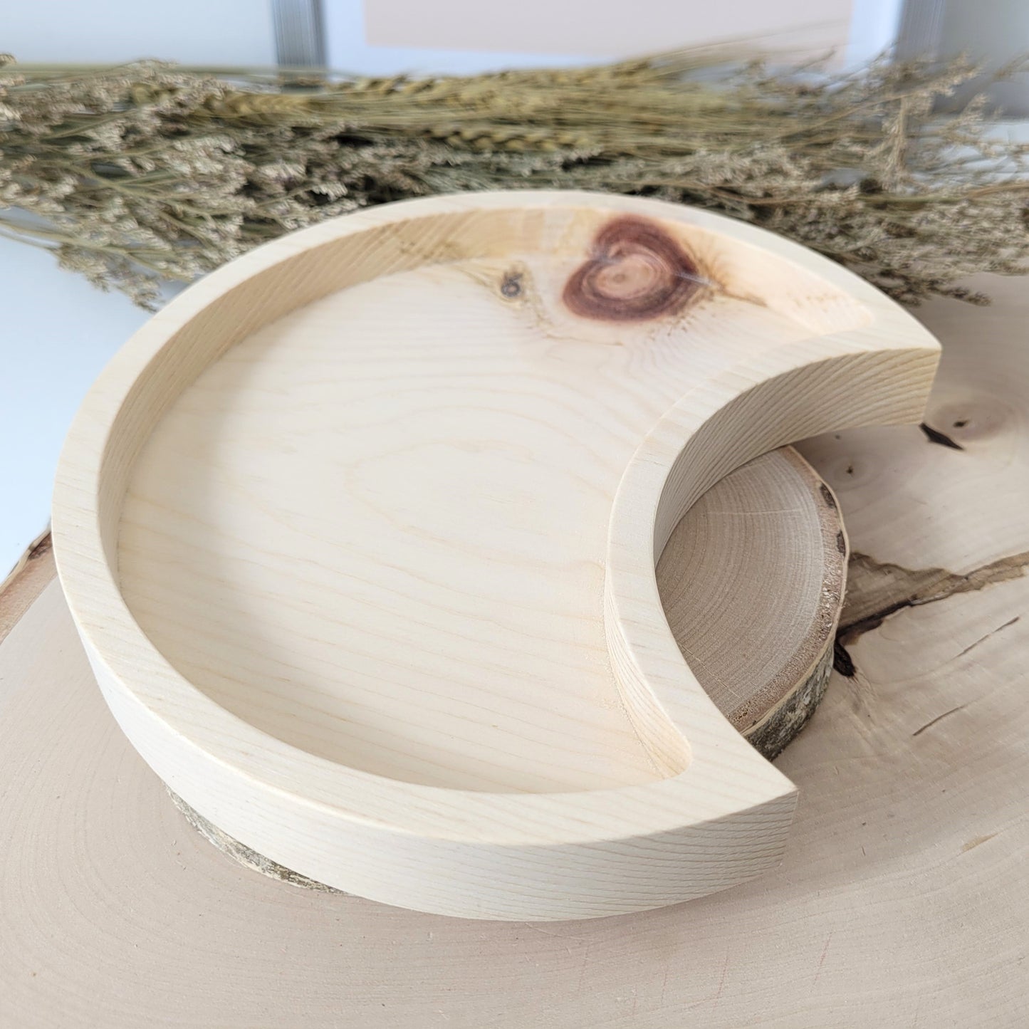 Zirbenholz Schale Halbmond 17,5 x 11,5 cm