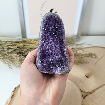 Amethyst Kristalldruse 9,6 x 6cm, 392g