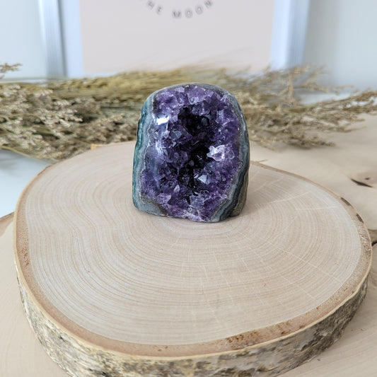 Amethyst Kristalldruse 5,1 x 5cm, 156g