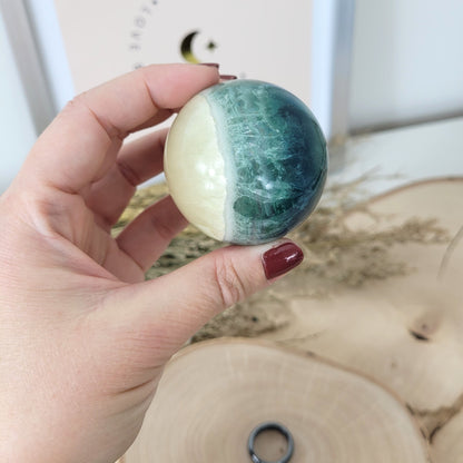 Fluorit Kugel 4,9 cm Durchmesser, 220g