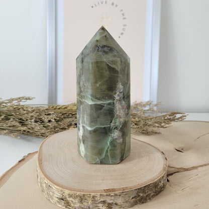 Grüner Mondstein Turm 14,4 x 5,9 cm