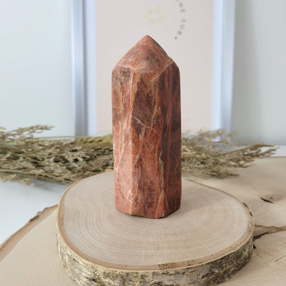 Aprikosenmondstein Turm 12,7 x 4,9 cm B-Ware