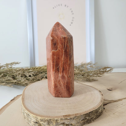 Aprikosenmondstein Turm 12,7 x 4,9 cm B-Ware