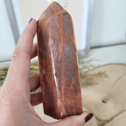 Aprikosenmondstein Turm 12,7 x 4,9 cm B-Ware