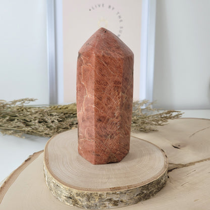 Aprikosenmondstein Turm 14,3 x 6,2 cm B-Ware