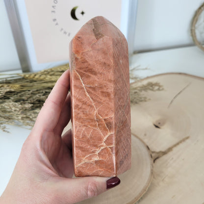 Aprikosenmondstein Turm 14,3 x 6,2 cm B-Ware