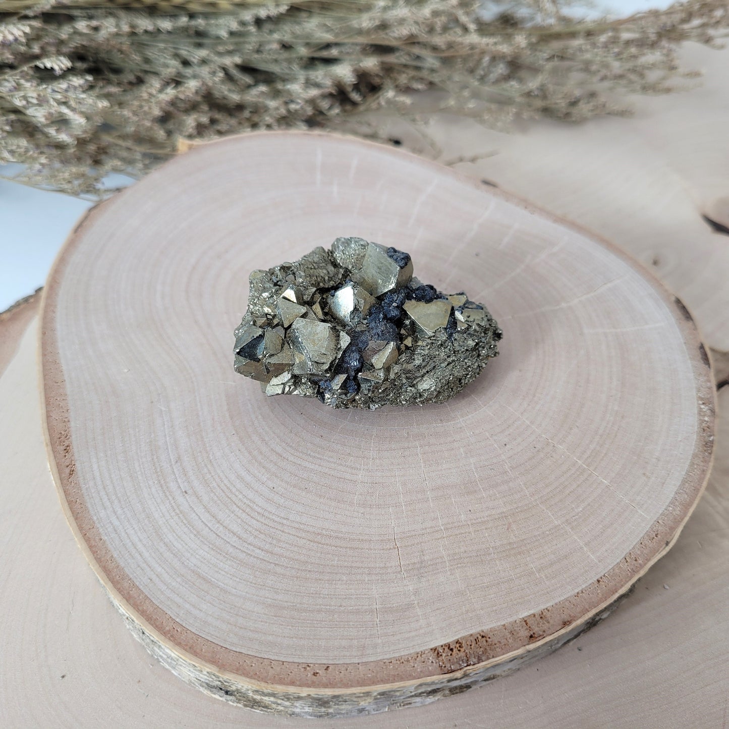 Pyrit Kristallstufe 5,6 x 3,6 cm