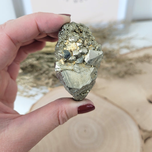 Pyrit Kristallstufe 5,6 x 2,9 cm