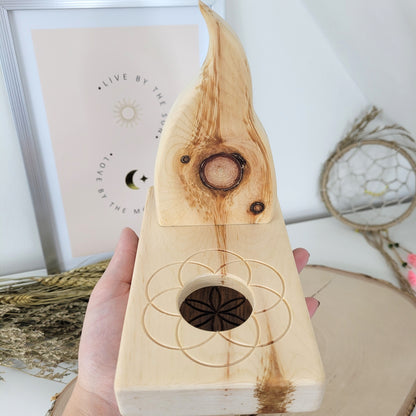 Zirbenholz Seelenlicht "Seelenweg" Teelichthalter mit Samen des Lebens Gravur, der Samen aus Nussholz