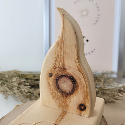 Zirbenholz Seelenlicht "Seelenweg" Teelichthalter mit Samen des Lebens Gravur, der Samen aus Nussholz