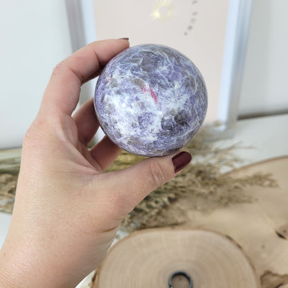 Pinker Turmalin in Lepidolith und Feldspat Unicorn Stone Kugel 6,4cm Durchmesser