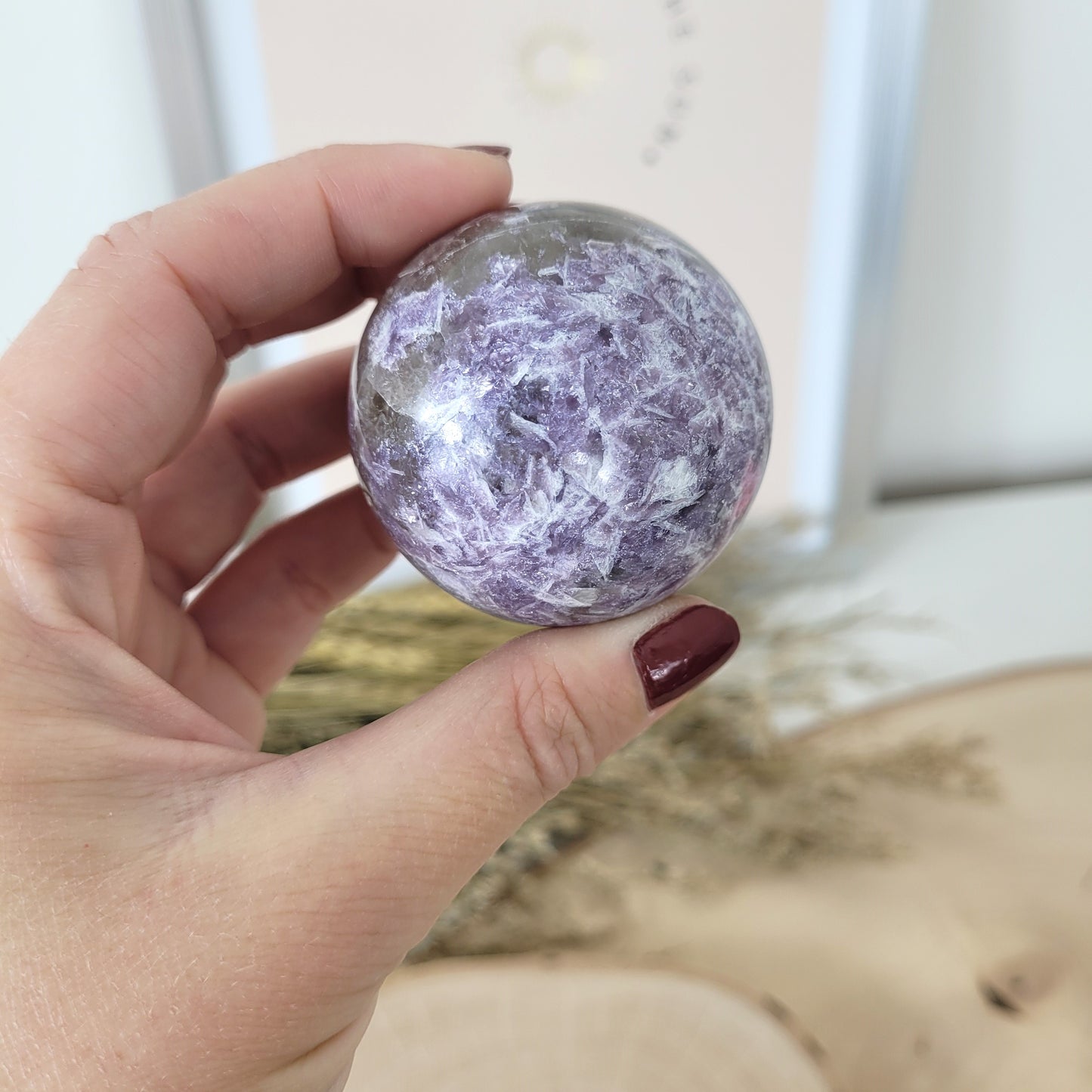 Pinker Turmalin in Lepidolith und Feldspat Unicorn Stone Kugel 4,7cm Durchmesser