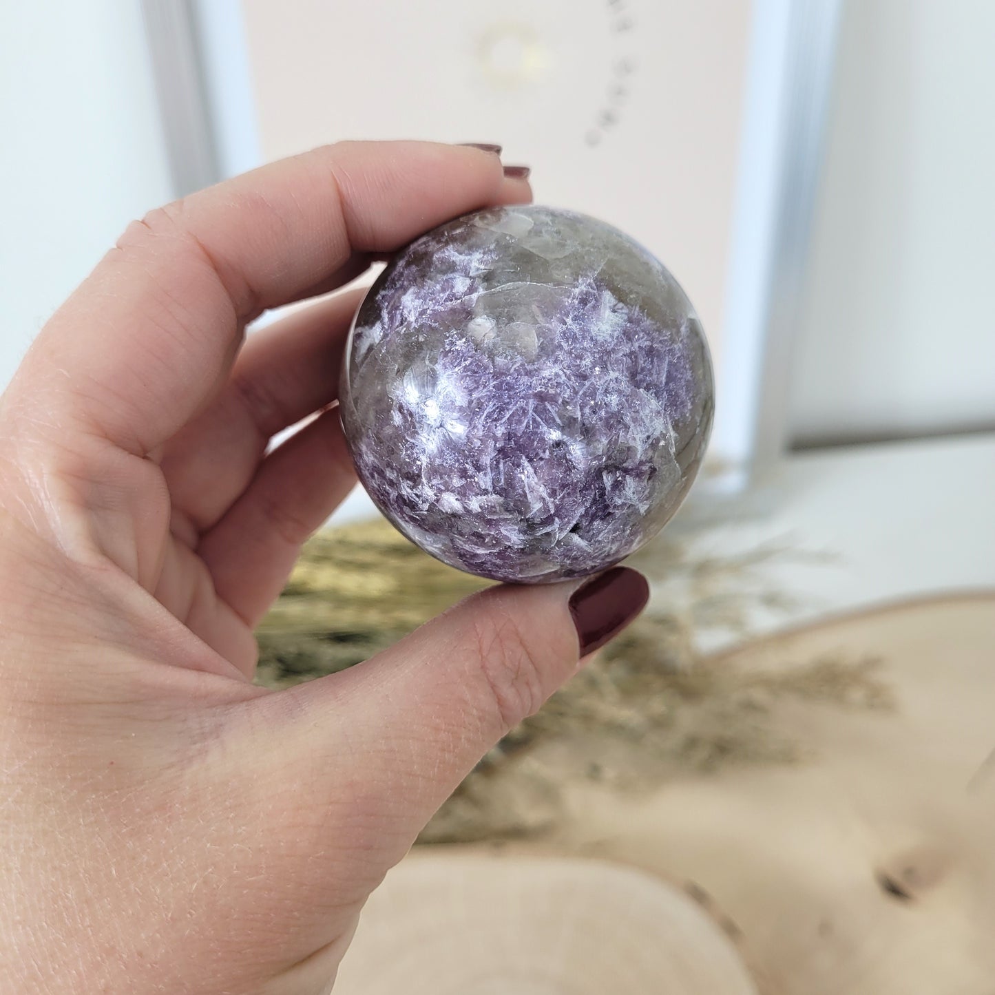 Pinker Turmalin in Lepidolith und Feldspat Unicorn Stone Kugel 4,7cm Durchmesser