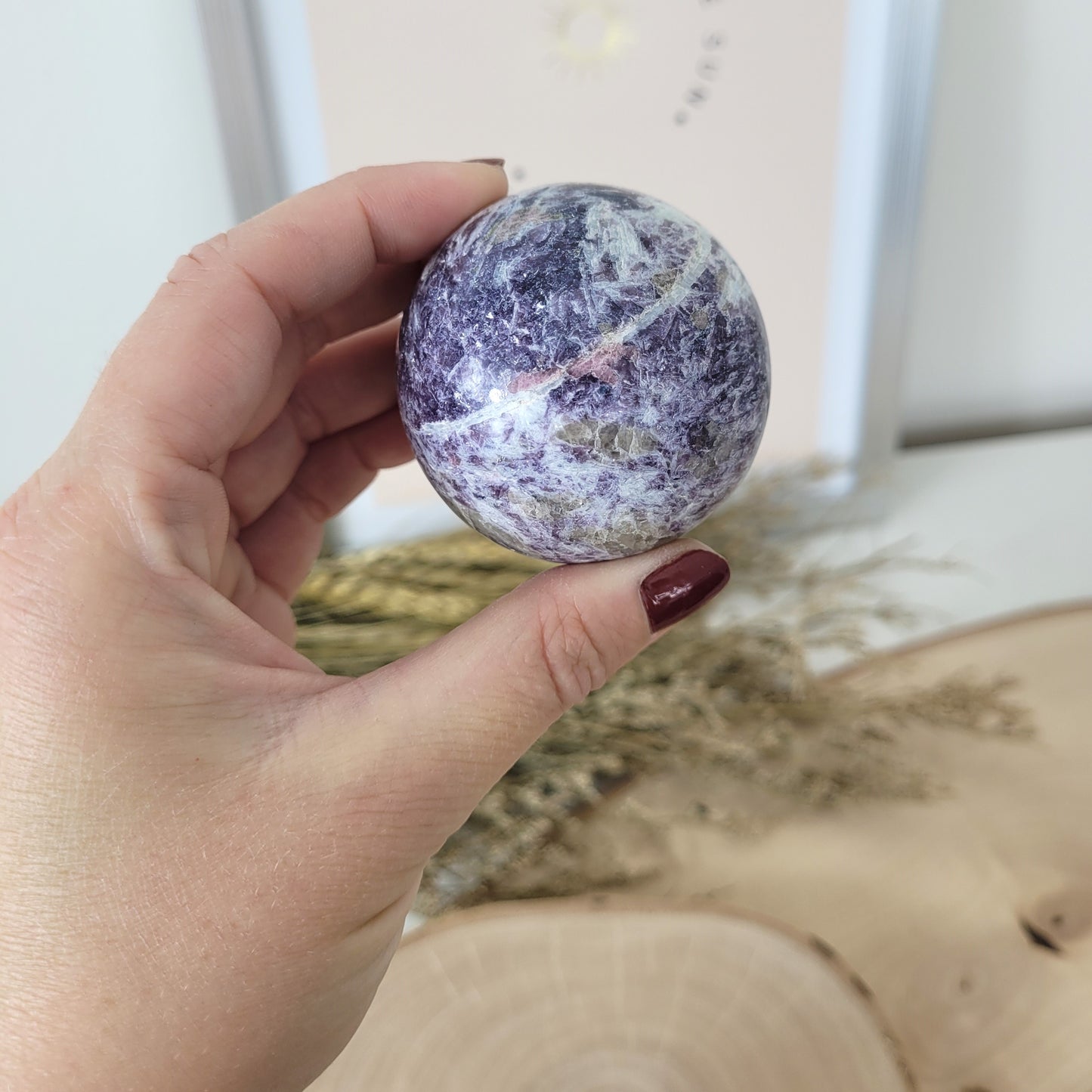 Pinker Turmalin in Lepidolith und Feldspat Unicorn Stone Kugel 5,2cm Durchmesser