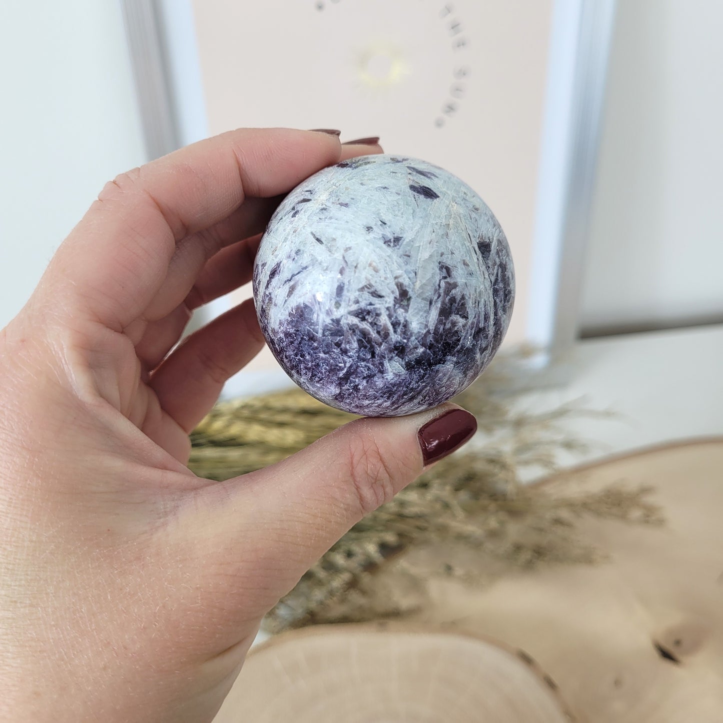 Pinker Turmalin in Lepidolith und Feldspat Unicorn Stone Kugel 5,2cm Durchmesser