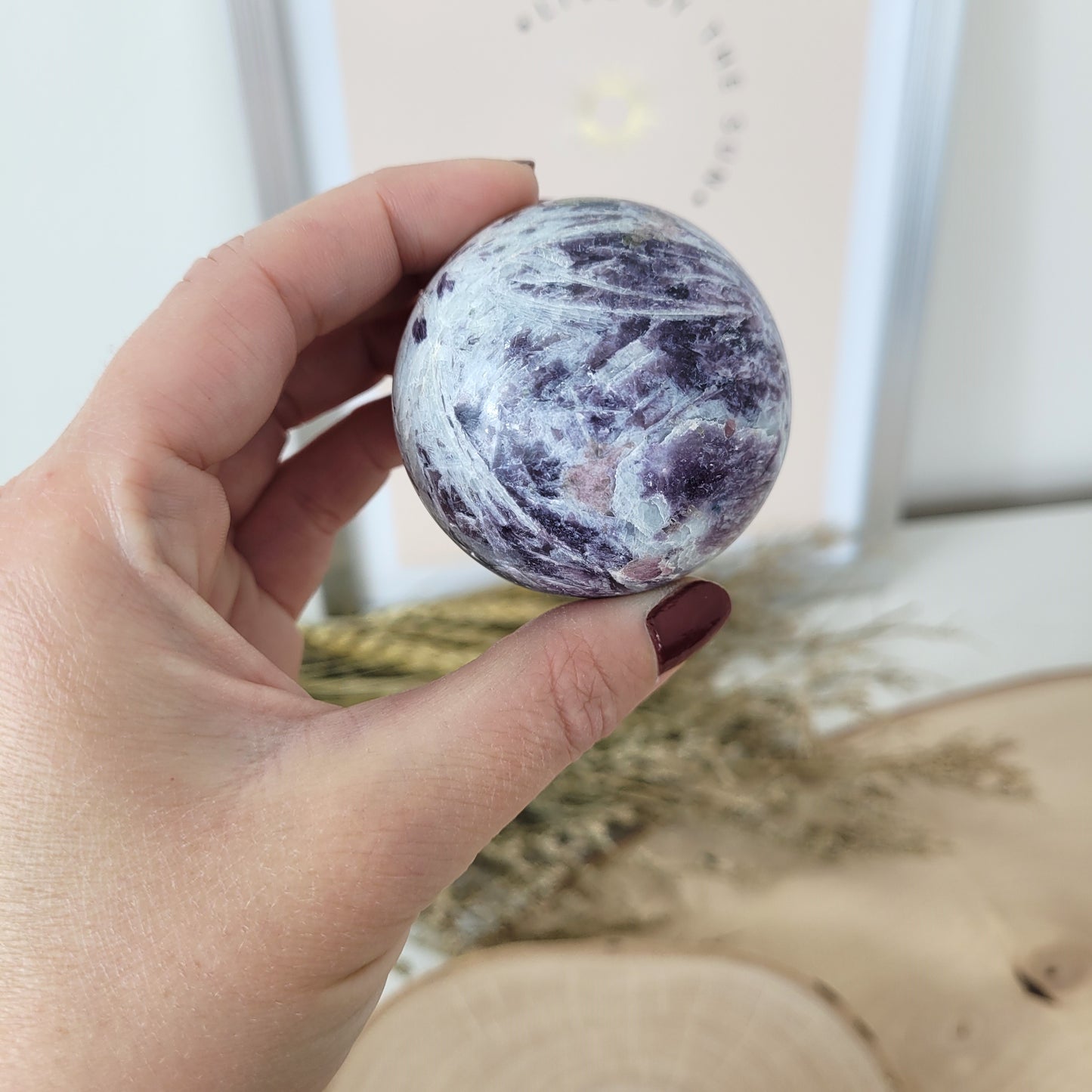 Pinker Turmalin in Lepidolith und Feldspat Unicorn Stone Kugel 5,2cm Durchmesser