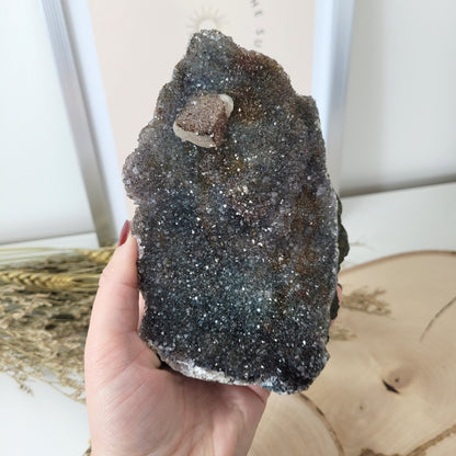 Schwarzer Amethyst 15 x 9 cm, 908g