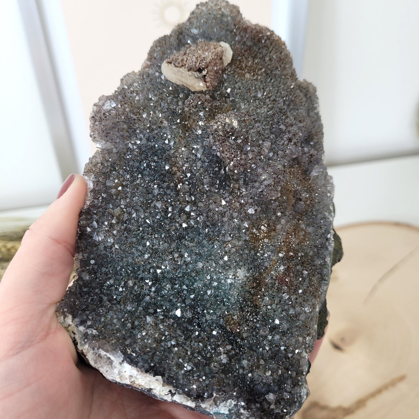 Schwarzer Amethyst 15 x 9 cm, 908g