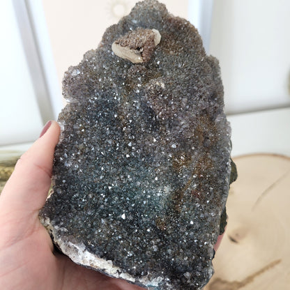 Schwarzer Amethyst 15 x 9 cm, 908g