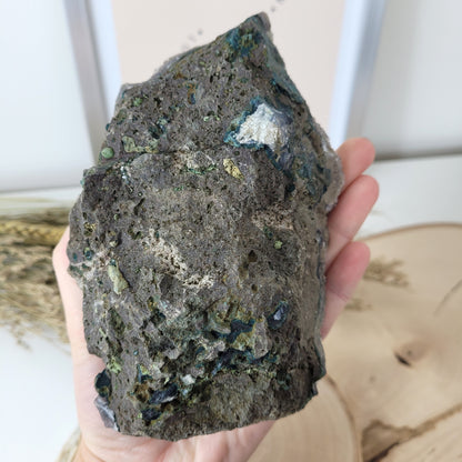 Schwarzer Amethyst 15 x 9 cm, 908g