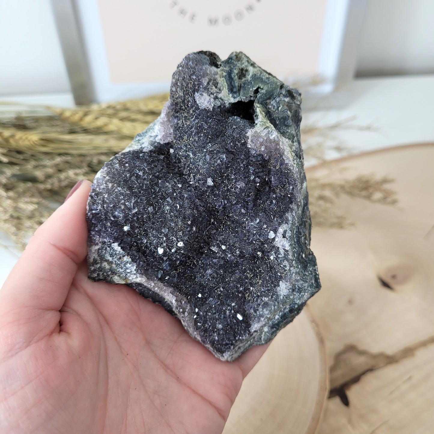 Schwarzer Amethyst 10,9 x 7,2 cm, 268g