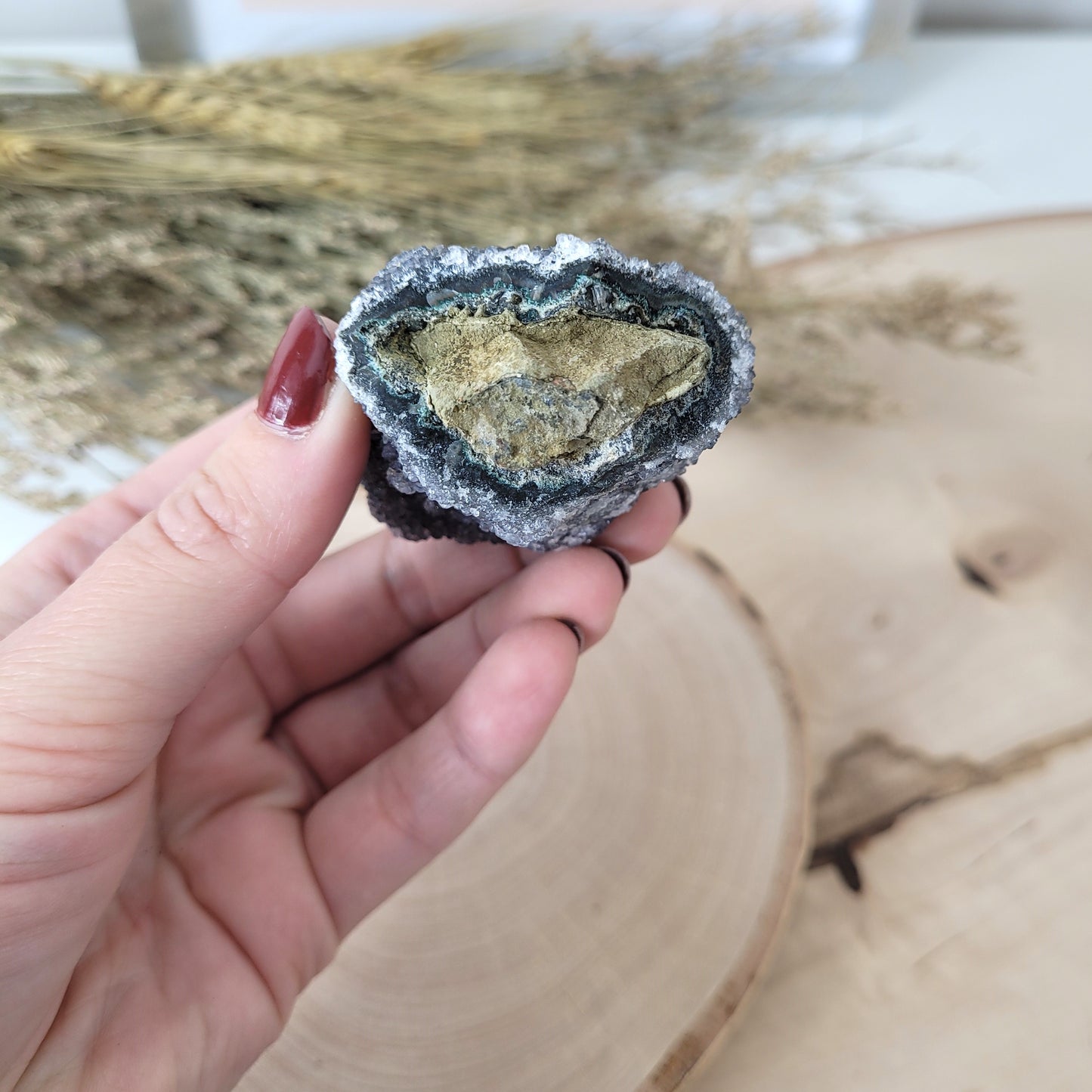 Schwarzer Amethyst 6,1 x 4 cm