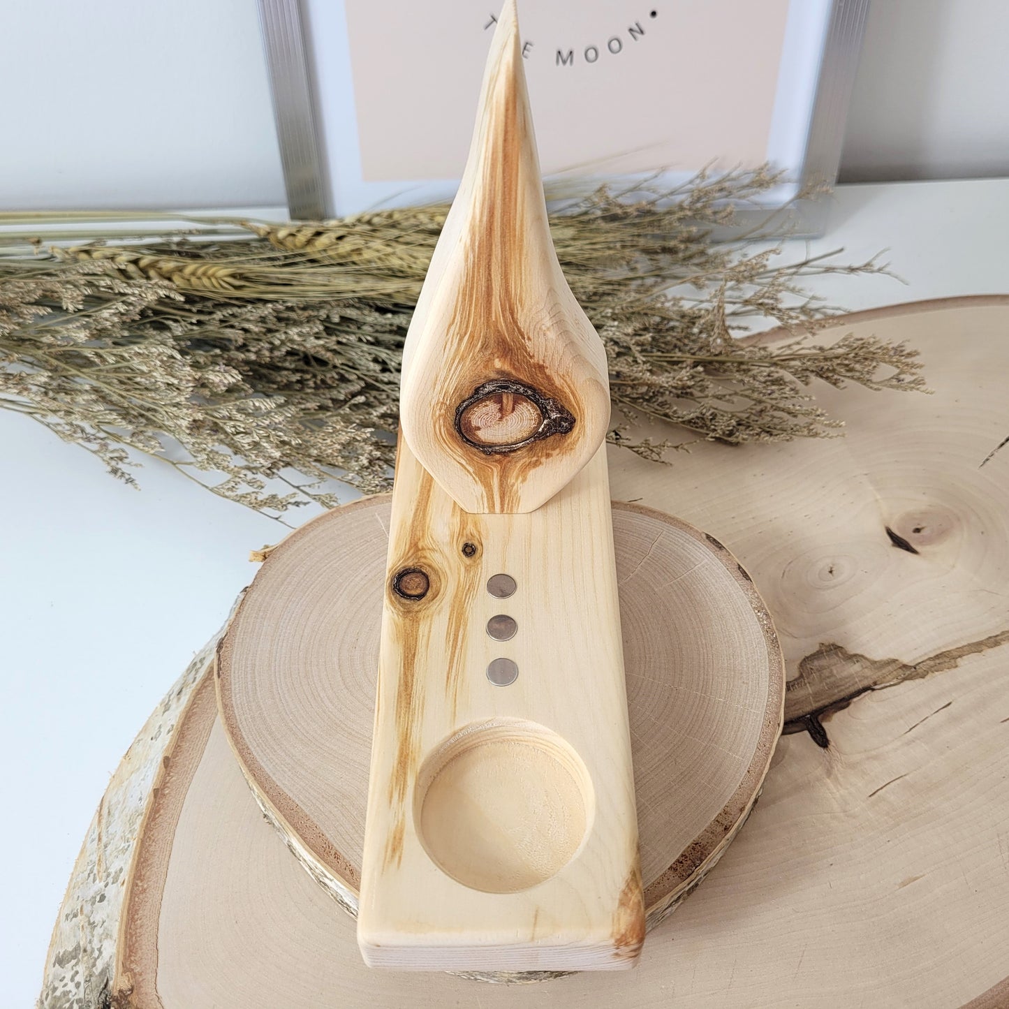 Zirbenholz Seelenlicht "Schutzflamme" Teelichthalter auf Zirbenholz Sockel mit Edelstahl Plättchen